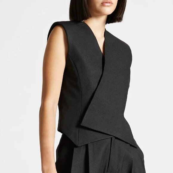 NWT Maniere De Voir Laurence Tailored Wrap Vest in Black 10 - Picture 1 of 12